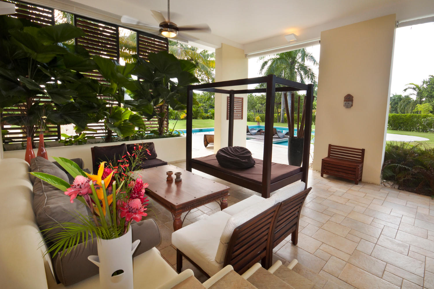 SHR118 villa lounge and pool pavilion